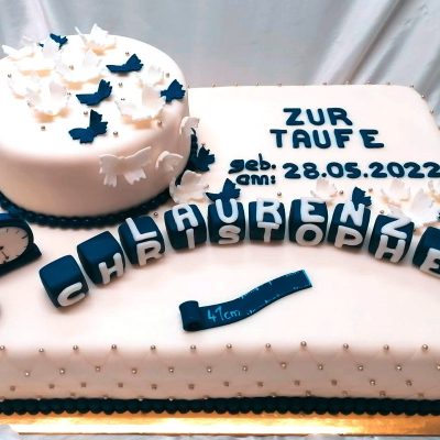 Tauftorte mit Buchstabenwürfel