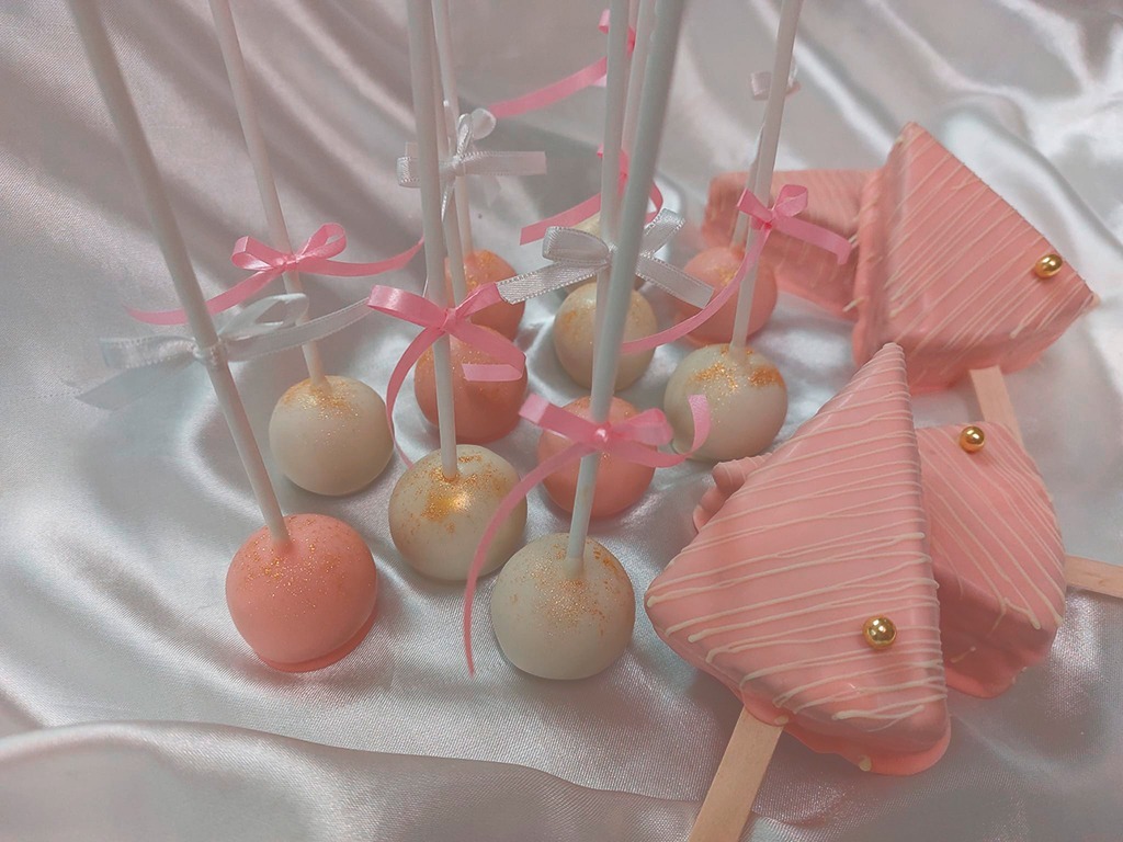 Cake Pops und Cakesicles rosa-weiß